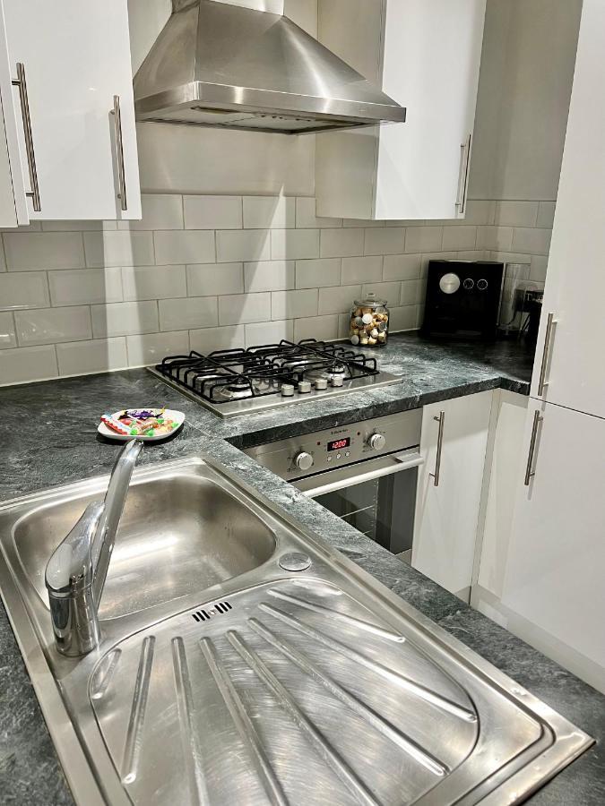 Regents Park 2 Bed Town House Apartament Londra